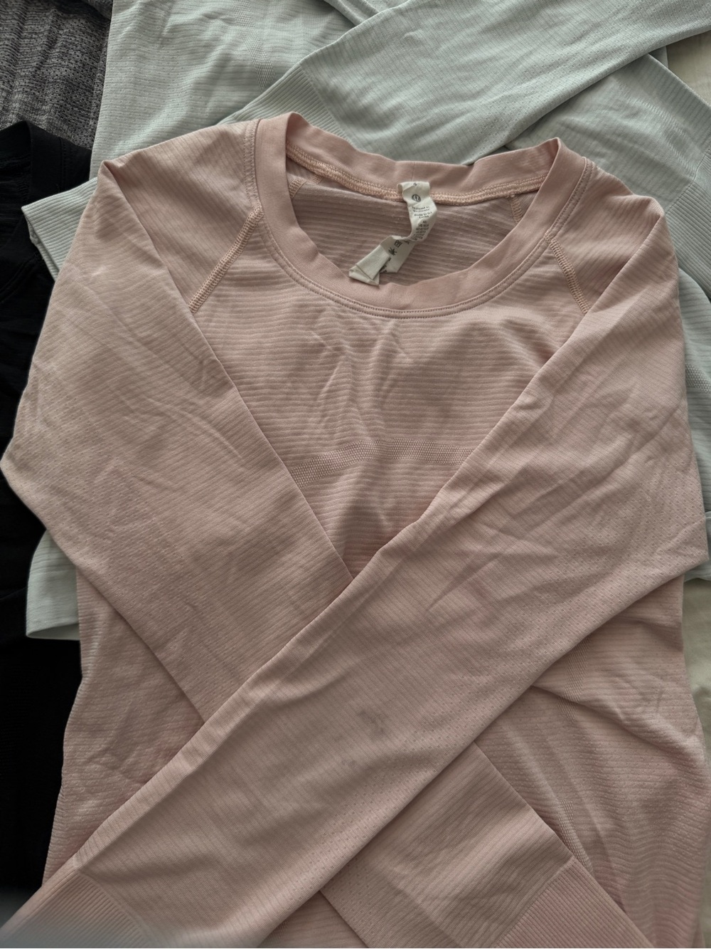 Lot of 4 lululemon athletica swiftly tech long -Sleeve Pink, Black, Gray, Mint - Picture 3 of 8